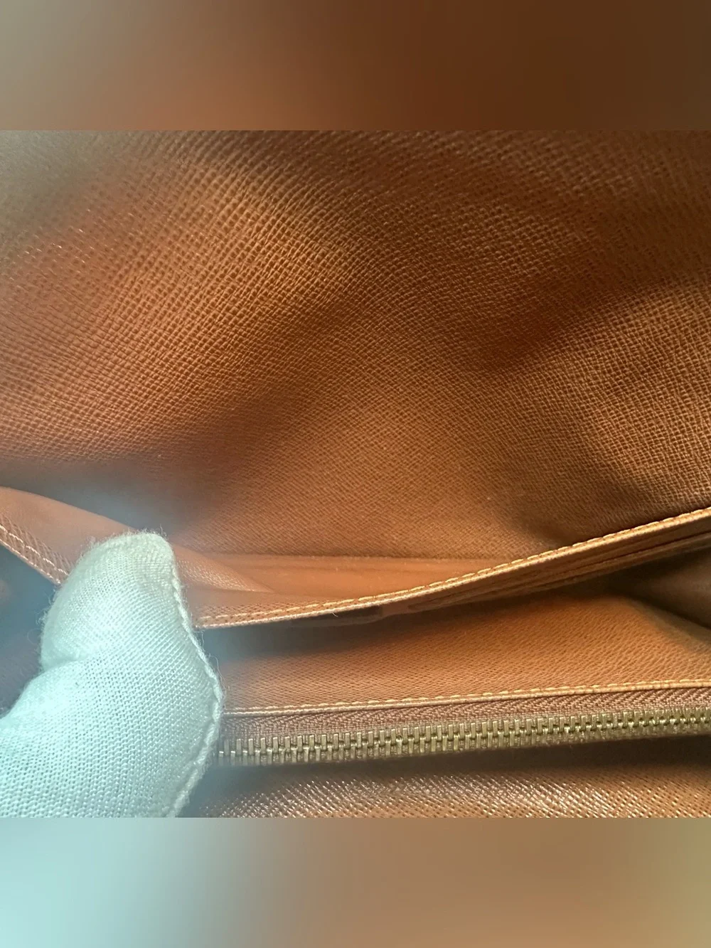 Louis Vuitton Monogram Sarah Wallet - Picture 6 of 13